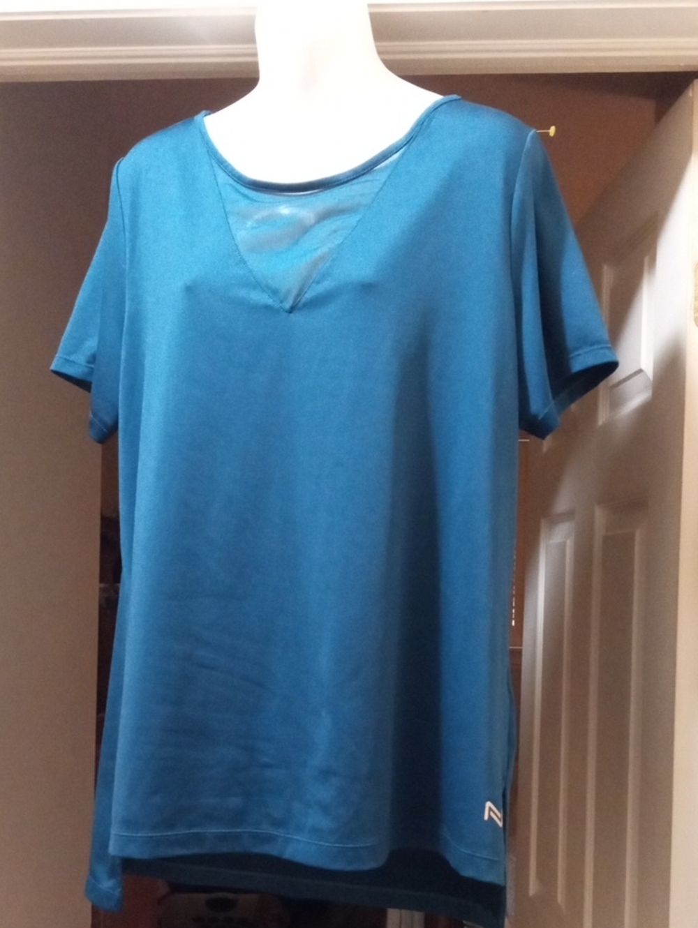 💲1⃣▶▶>>Nola Teal Short Sleeve Top with Mesh V-Inset